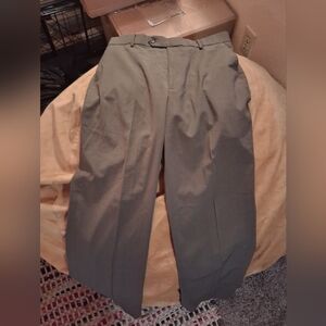 Dockers Premium Dress Pants.Dark Green color super soft & comfortable. 32 X 32